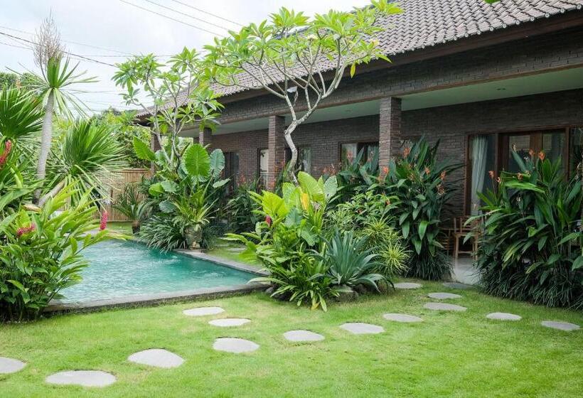 펜션 The Kumpi Bali By The Lavana