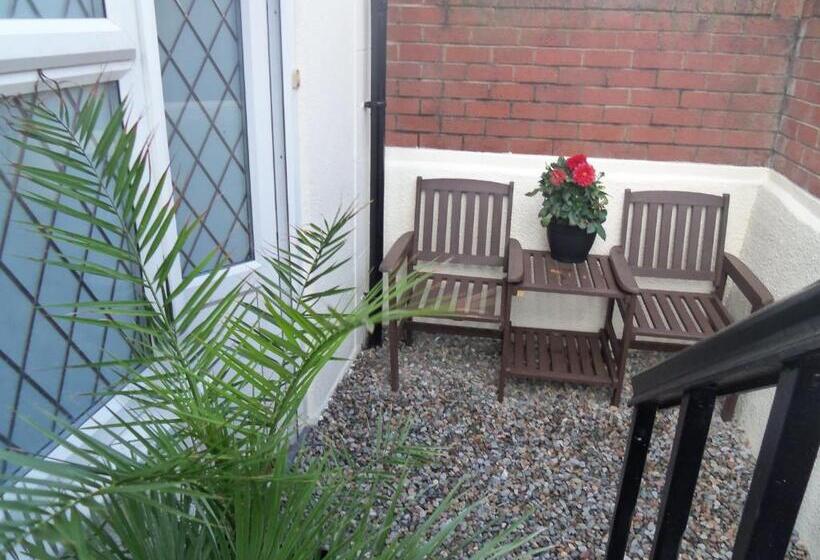 تختخواب و صبحانه Novello Blackpool