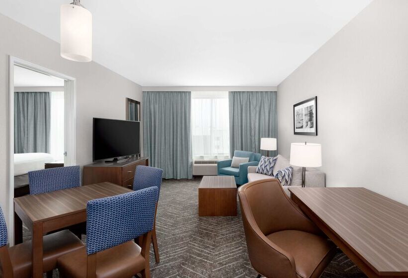 هتل Doubletree By Hilton Charleston Mount Pleasant