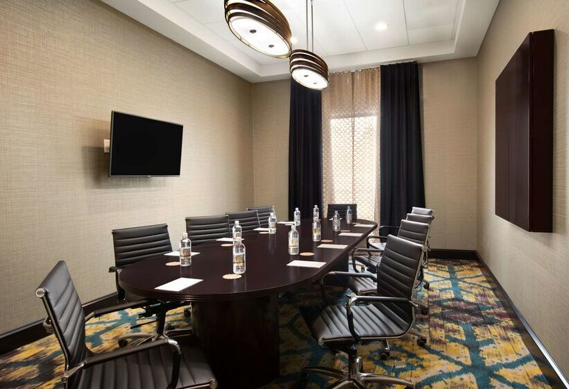 هتل Doubletree By Hilton Charleston Mount Pleasant