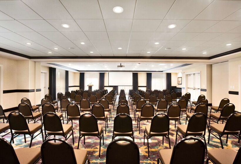 هتل Doubletree By Hilton Charleston Mount Pleasant