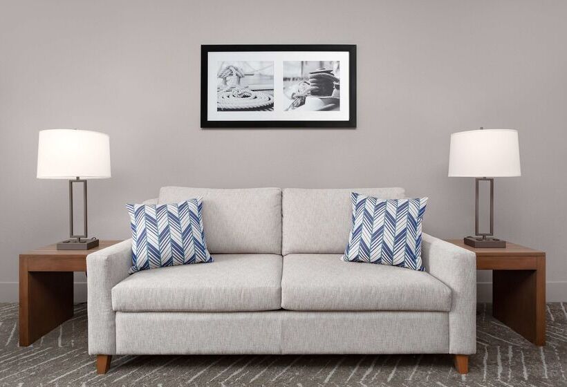هتل Doubletree By Hilton Charleston Mount Pleasant