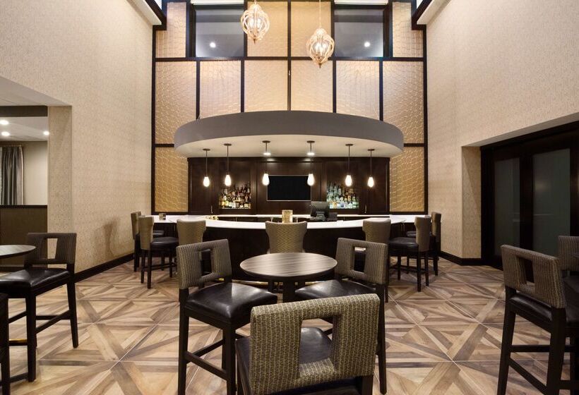 هتل Doubletree By Hilton Charleston Mount Pleasant