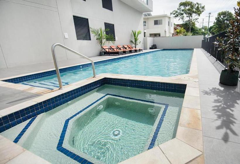 בית מלון כפרי Gladstone Central Plaza Official