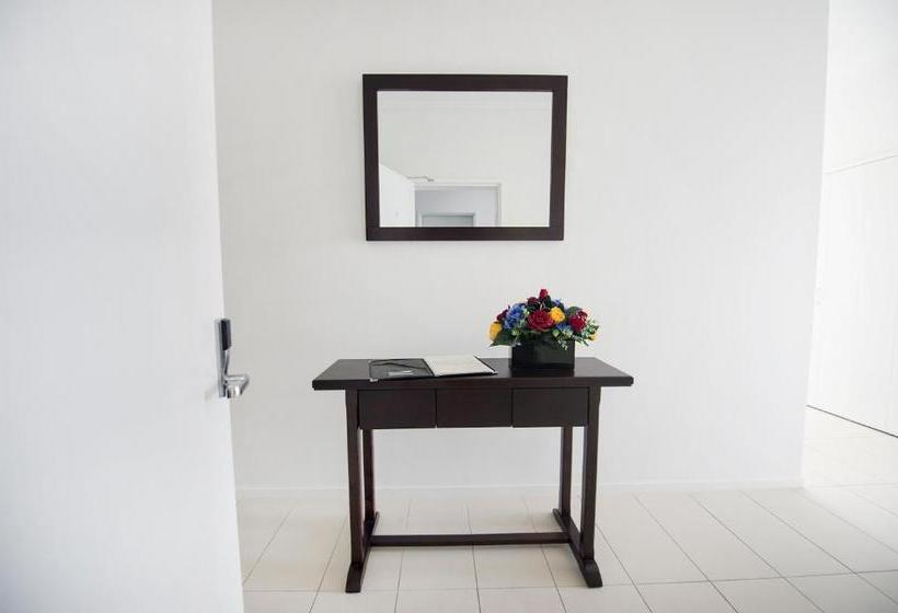 בית מלון כפרי Gladstone Central Plaza Official