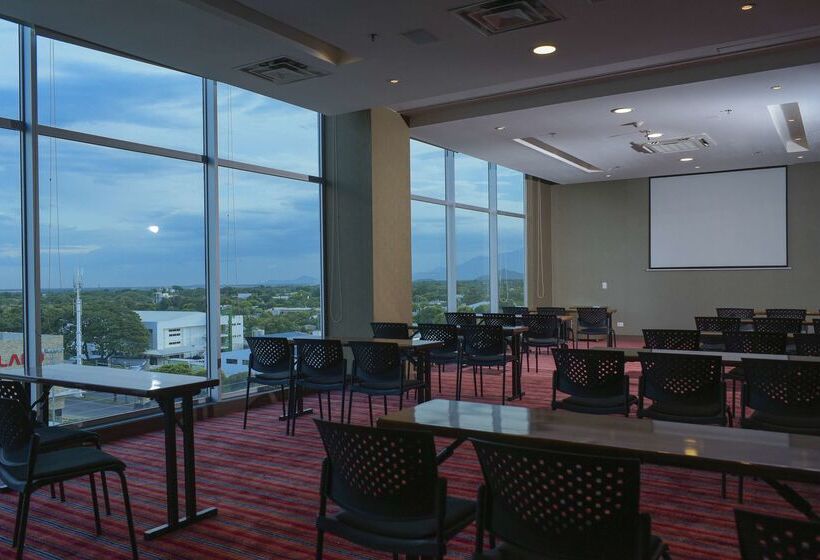 هتل Hampton By Hilton Valledupar