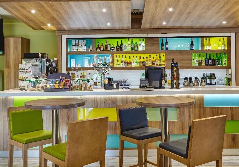 Fotos del hotel Holiday Inn Cardiff  North M4:  19 Fotos del hotel Holiday Inn Cardiff  North M4:  19