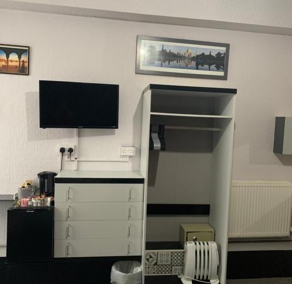 Fotos del hotel Hornby Villa 4*b&b Couples & Families Only:  13