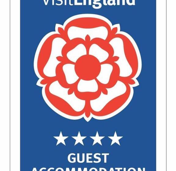 Fotos del hotel Hornby Villa 4*b&b Couples & Families Only:  20