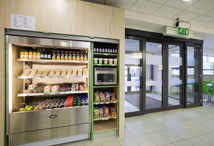 هتل Ibis Budget Birmingham Airport Terminal Building   Nec