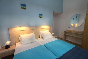 هتل Ilioxenia Studio & Apartments