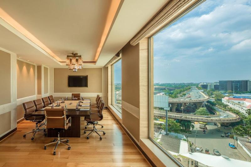 בית מלון כפרי Jw Marriott Mumbai Sahar Airport