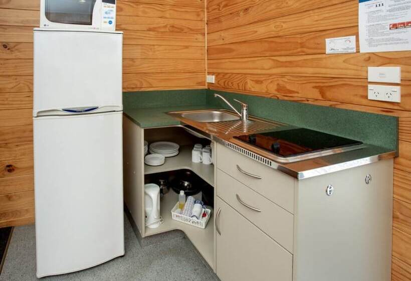 هتل Motueka Top 10 Holiday Park