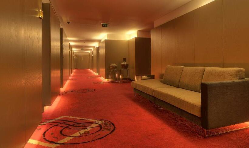 Hotel Nh Collection Porto Batalha