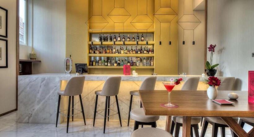 هتل NH Collection Porto Batalha