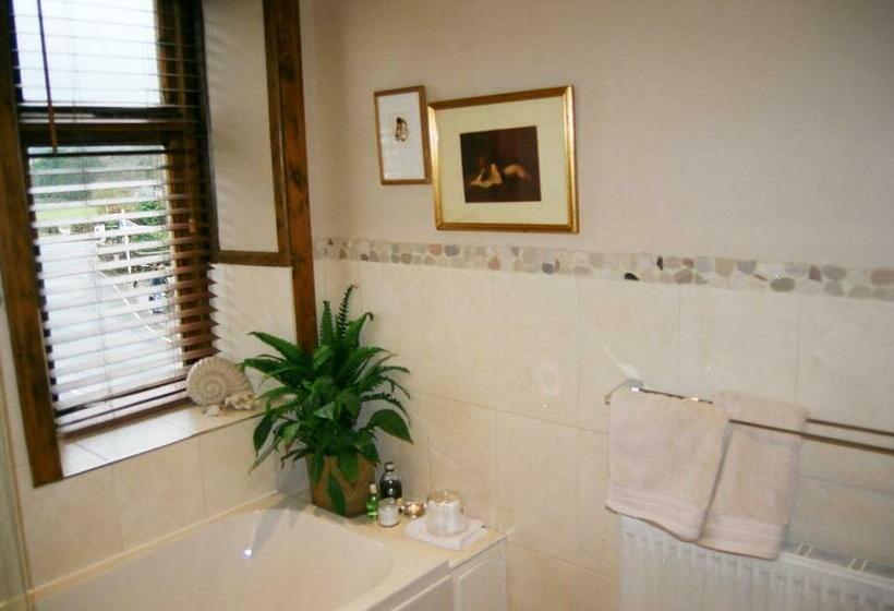 Отель Pennycroft Guest House