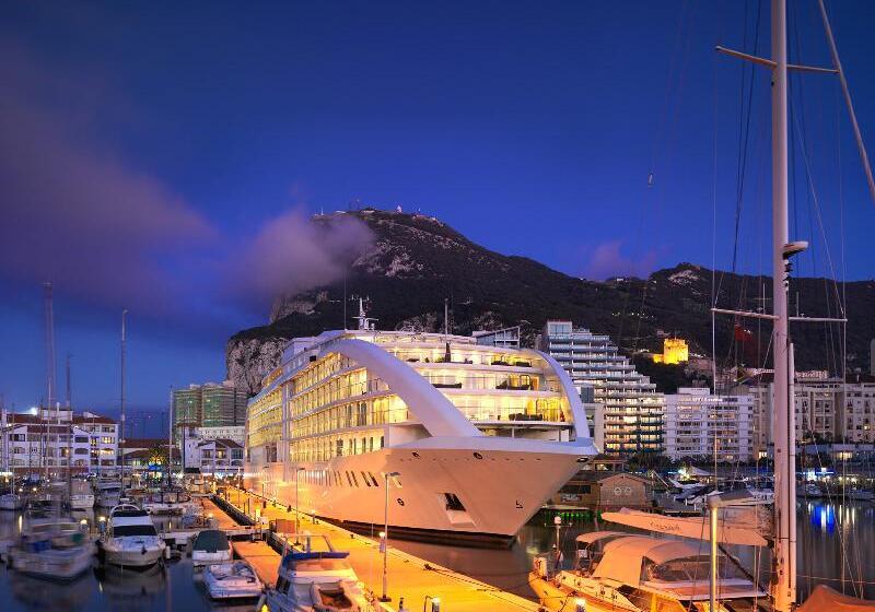 هتل Sunborn Gibraltar
