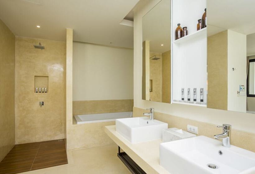 هتل The Anda Mani Khaolak Beachfront Villas
