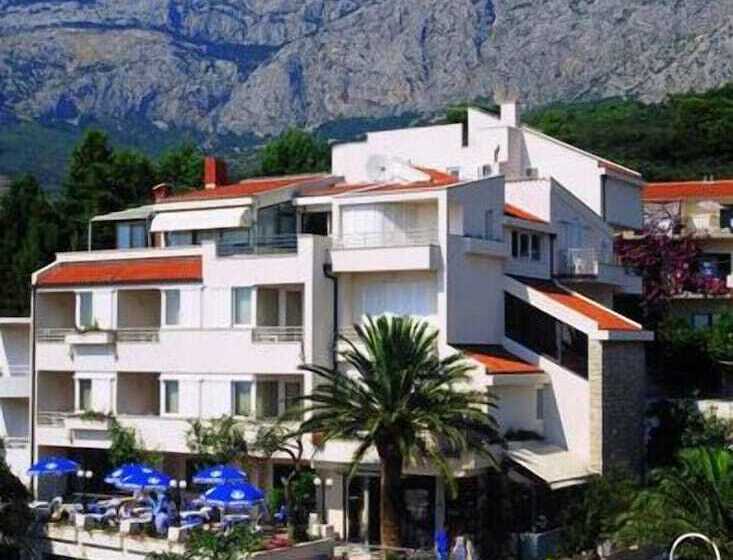 هتل Villa Marija