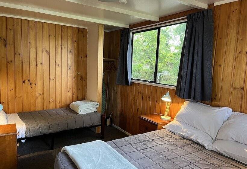 هتل Whanganui River Top 10 Holiday Park