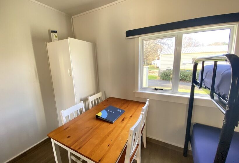 هتل Whanganui River Top 10 Holiday Park