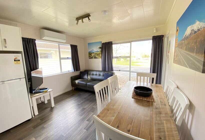 هتل Whanganui River Top 10 Holiday Park
