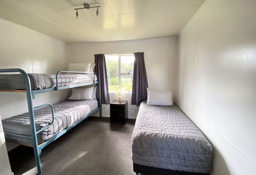 هتل Whanganui River Top 10 Holiday Park