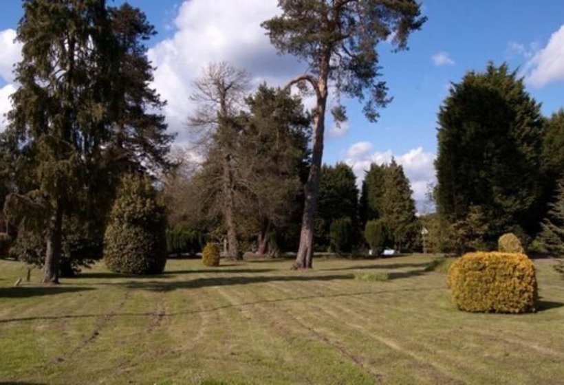 هتل Worplesdon Place
