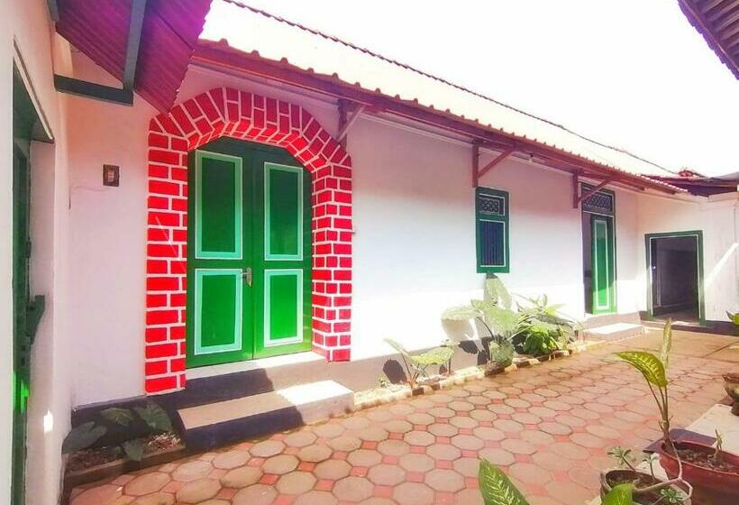 호텔 Reddoorz Syariah @ Ndalem Kembang Sore Yogyakarta