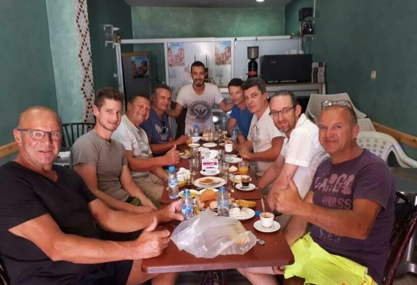 مبيت وإفطار Assa Hotel Elghardaqa