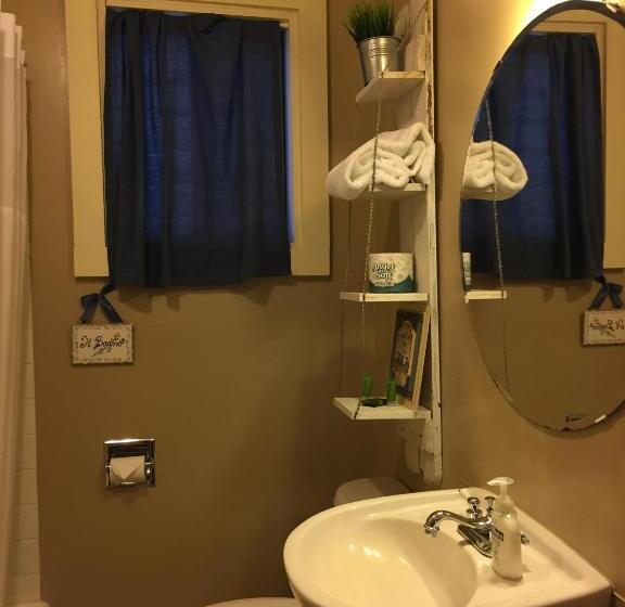 فندق Guesthouse Cannon Beach