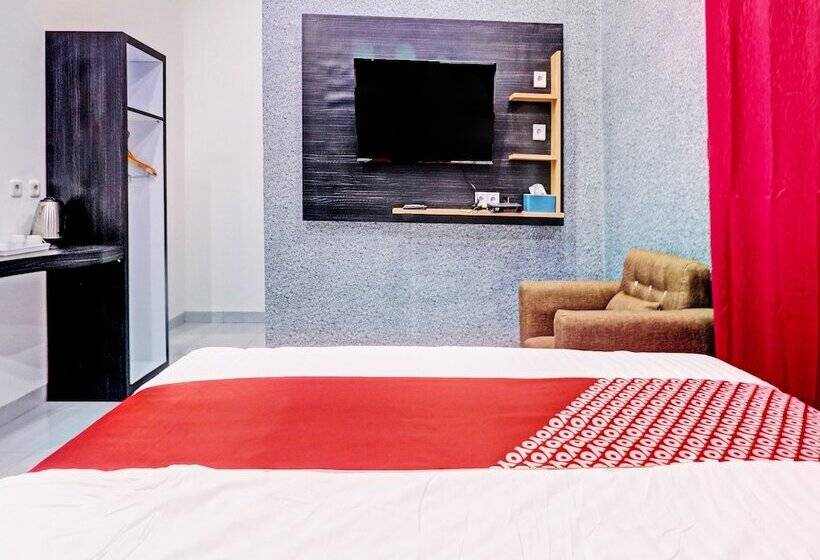 בית מלון כפרי Oyo 91203 Naufal Residence Syariah