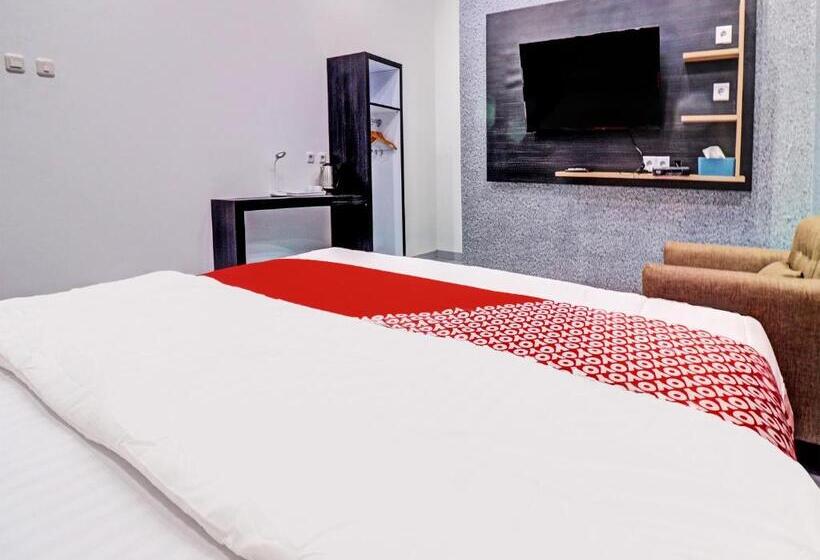 בית מלון כפרי Oyo 91203 Naufal Residence Syariah