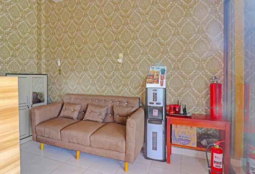 בית מלון כפרי Oyo 91203 Naufal Residence Syariah