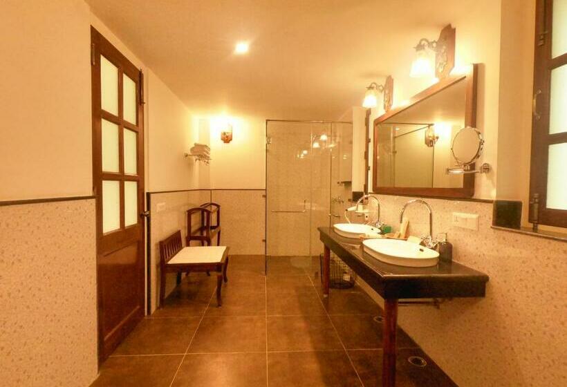 فندق Sariska Safari Lodge