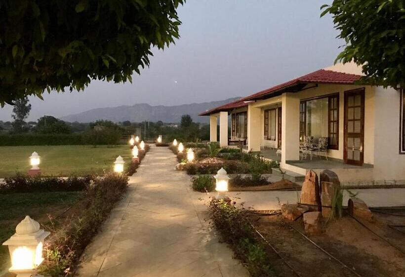 فندق Sariska Safari Lodge
