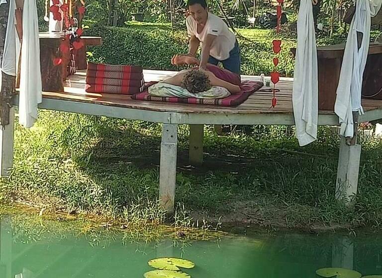 膳宿费 Koom Kachanaan