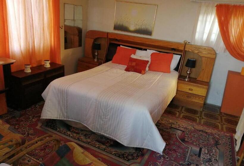 پانسیون Rocks And Aloes Guest Lodge