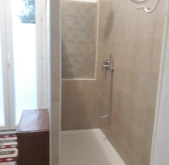 بنسيون Villa Sapi