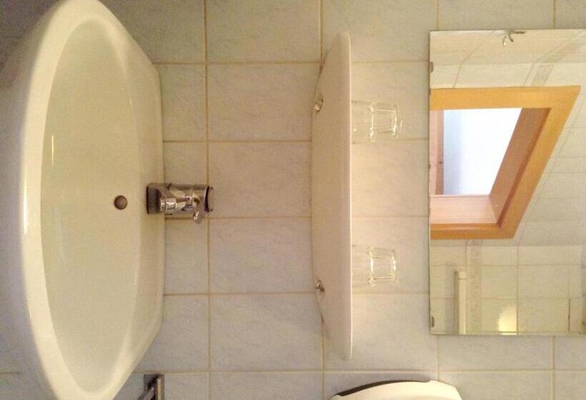 ユースホステル Frühstückspension Zur Post Reisinger Kg St Oswald