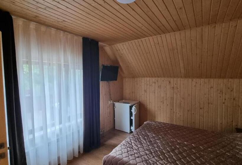 הוסטל Villa Paraiso Karpaty