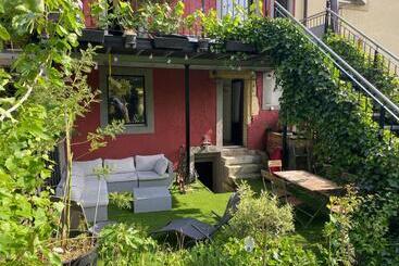 تختخواب و صبحانه Lamaisonrouge Chambre D Hôtes