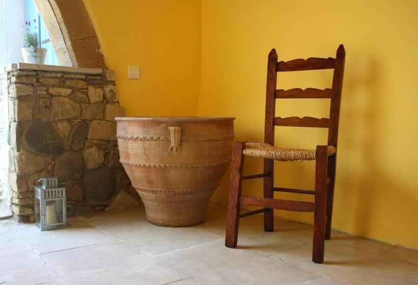 مبيت وإفطار Aperanti Agrotourism