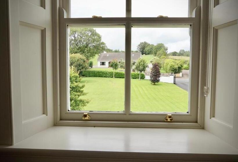 مبيت وإفطار Cartron House