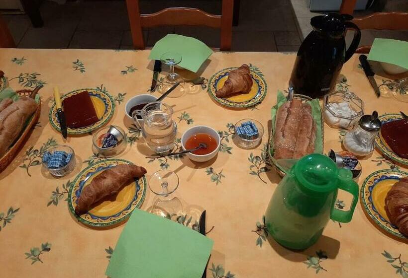 住宿加早餐  Chambres D’hôtes Lou Jassou