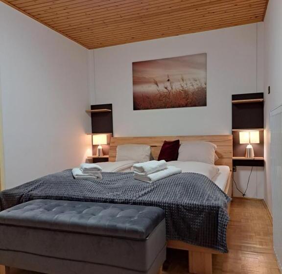 مبيت وإفطار Gästehaus Lanthaler
