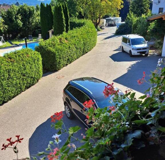مبيت وإفطار Gästehaus Lanthaler