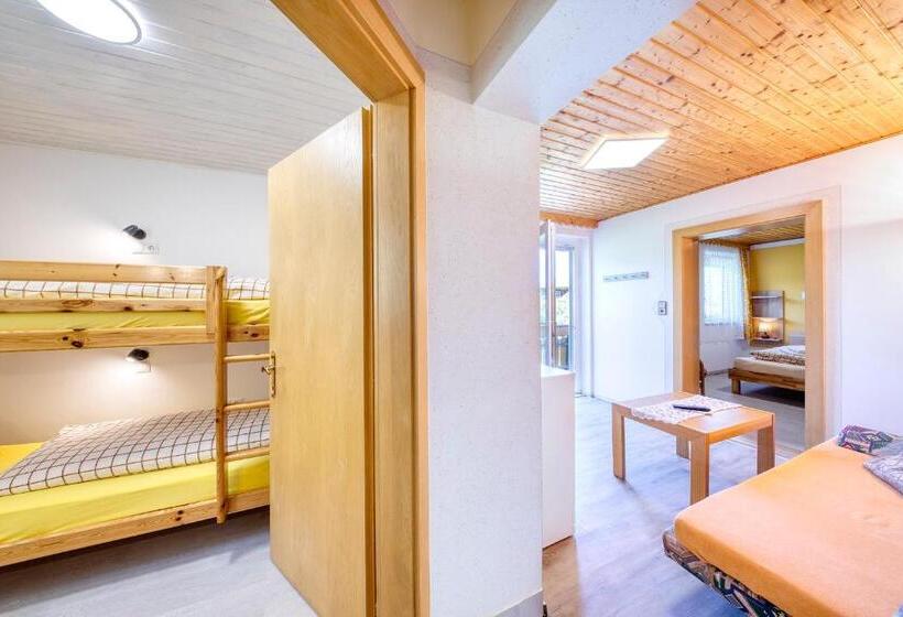 مبيت وإفطار Gästehaus Lanthaler