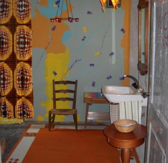 تختخواب و صبحانه Guesthouse By Wild