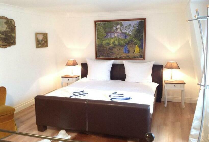 تختخواب و صبحانه Royal Guest House